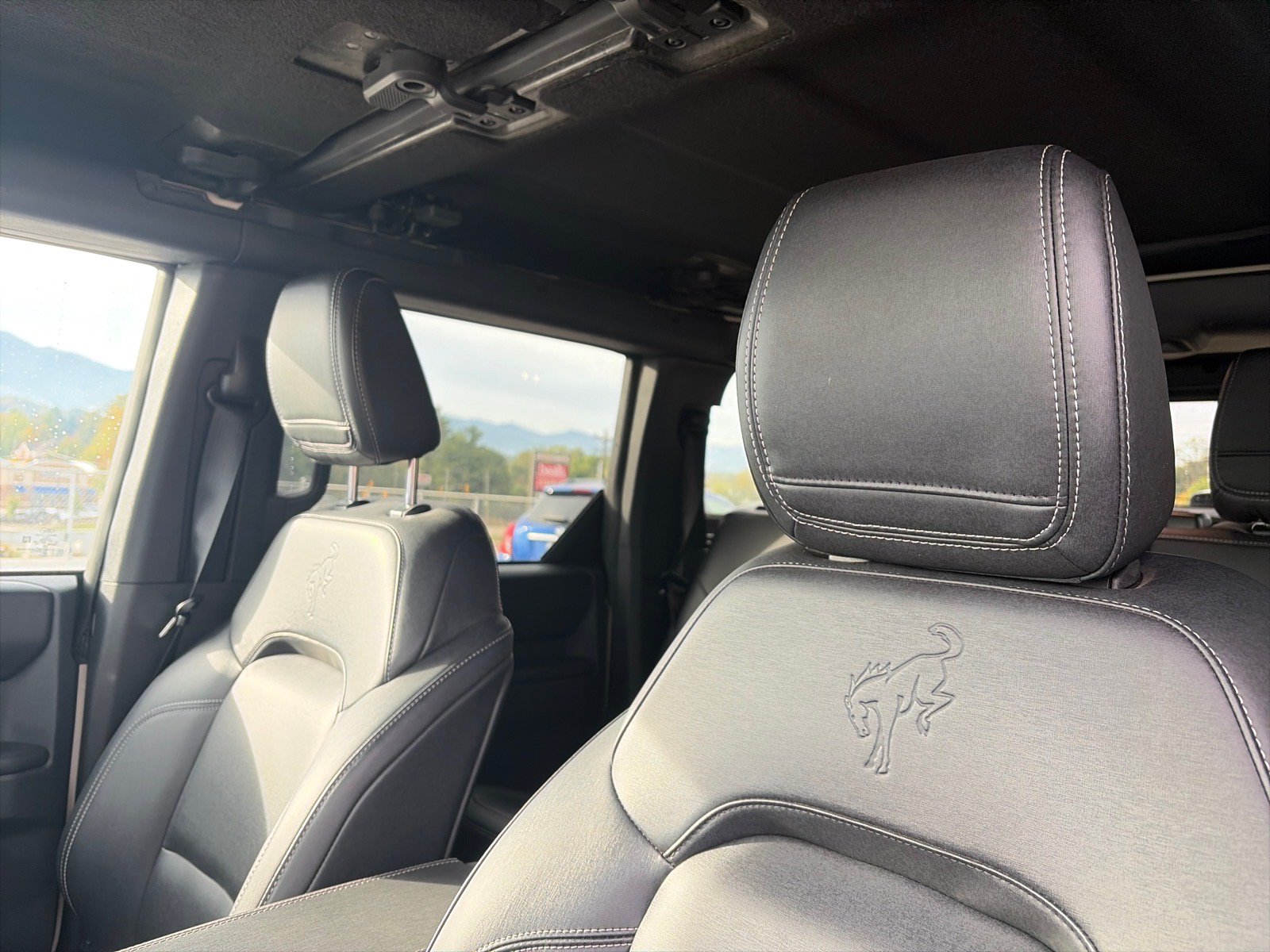Certified 2025 Ford Bronco Badlands AWD/4WD image 8
