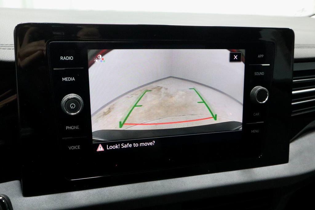 Used 2025 Volkswagen Jetta SE image 9