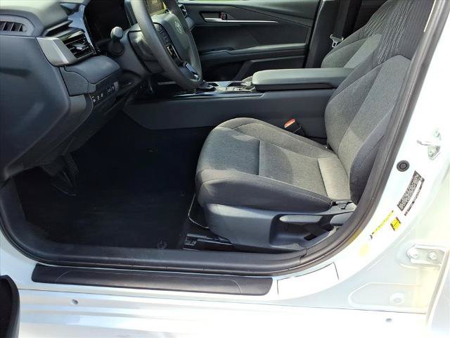 Used 2025 Toyota Camry LE FWD image 8