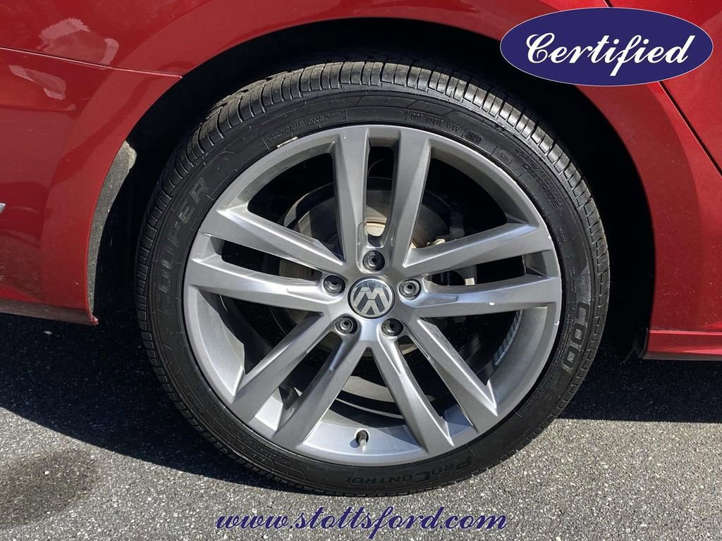 Used 2018 Volkswagen Passat 2.0T R-Line w/ R-Line Lighting Package FWD image 7