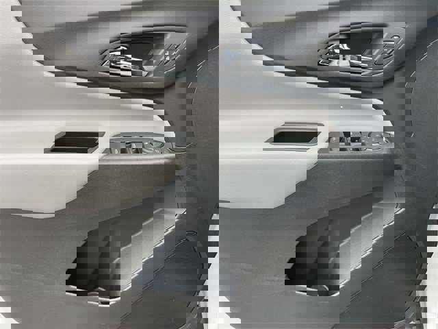 Used 2023 Chevrolet Equinox LT image 22