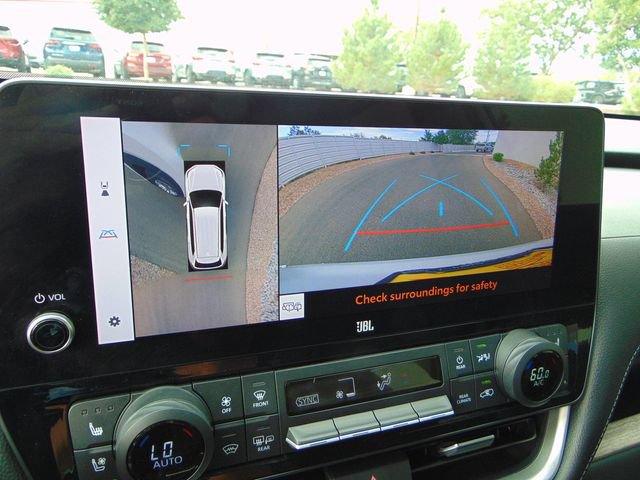 Used 2024 Toyota Grand Highlander AWD image 13
