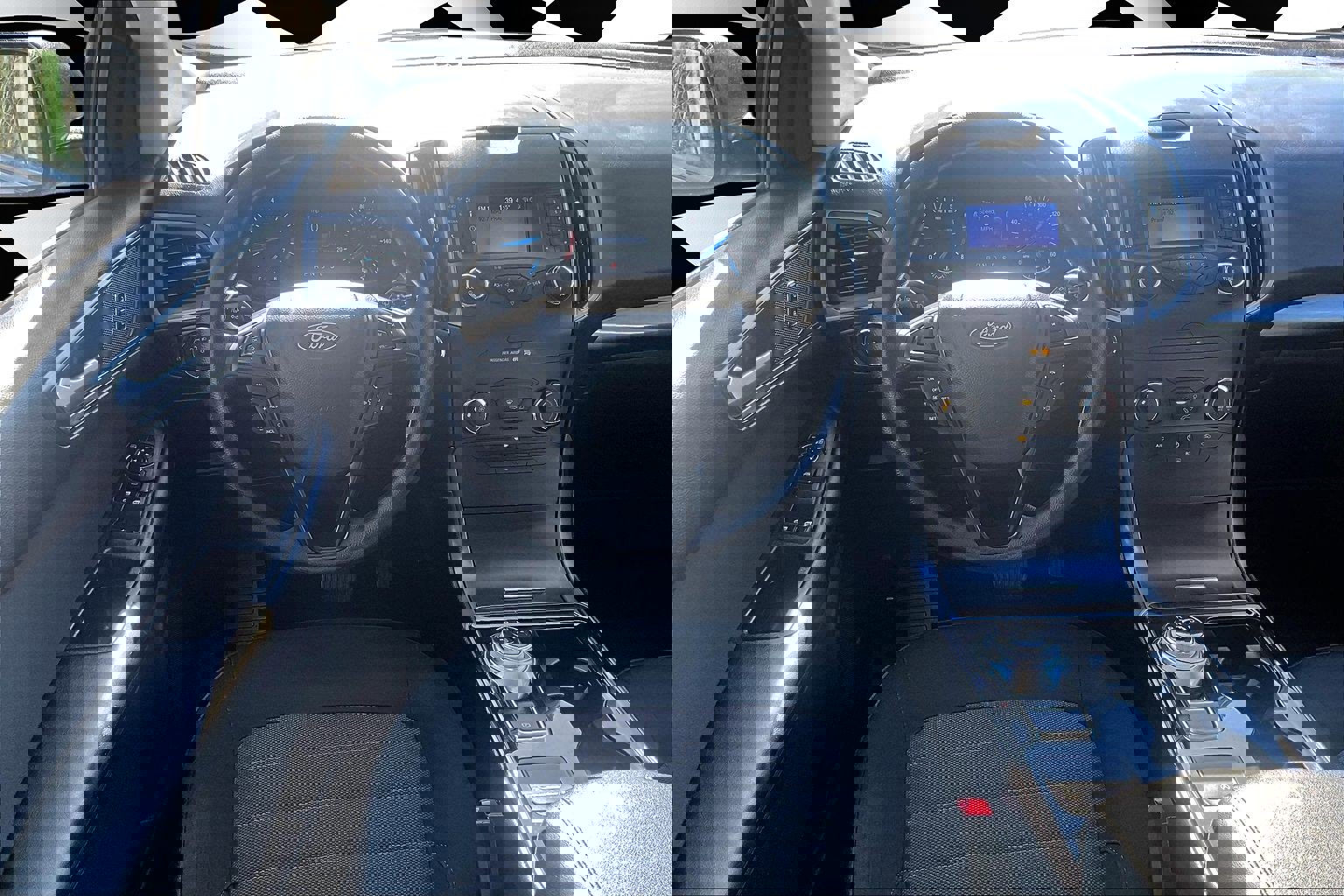 Certified 2019 Ford Edge SE image 5