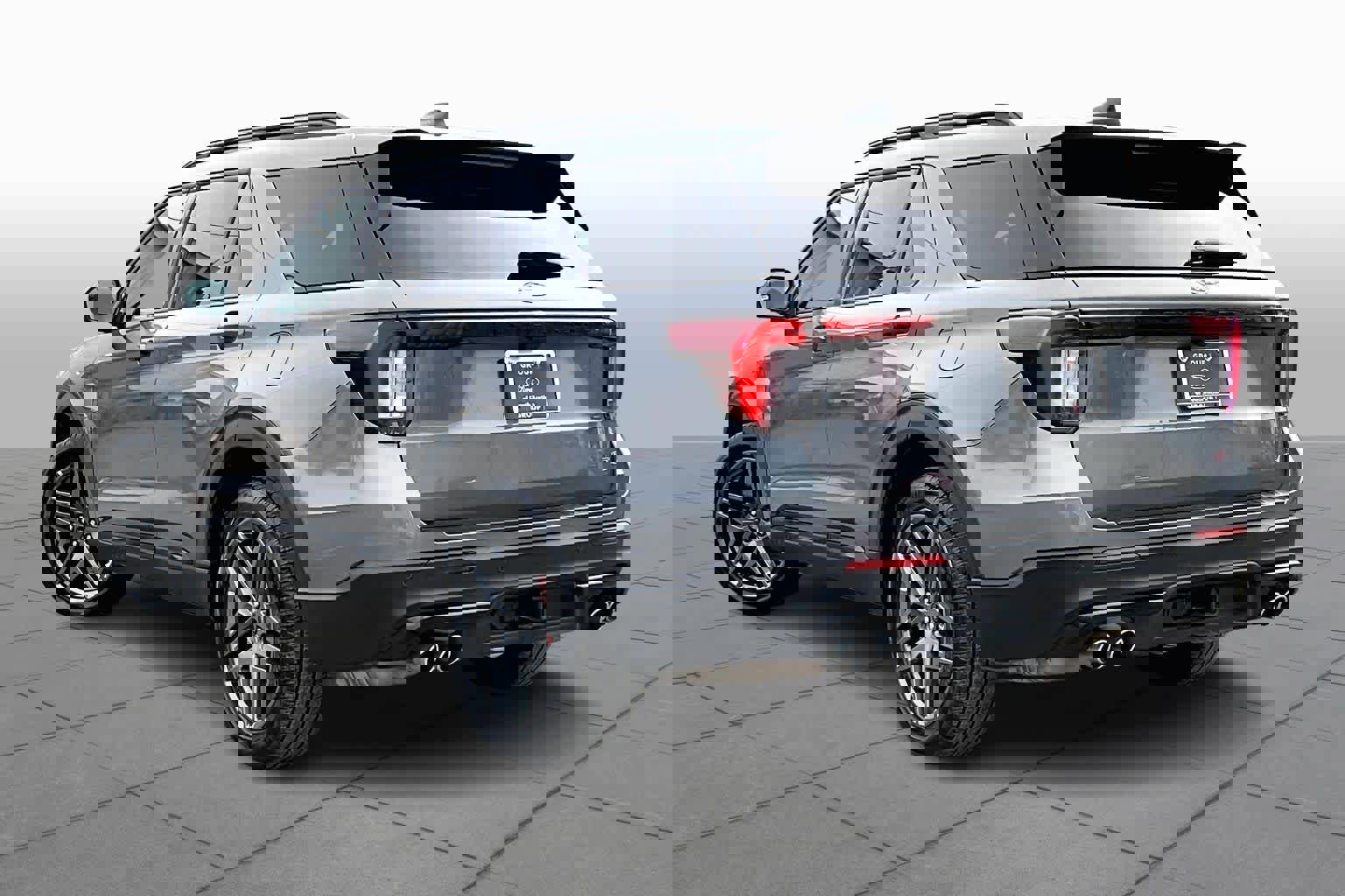 Certified 2025 Ford Explorer ST image 5