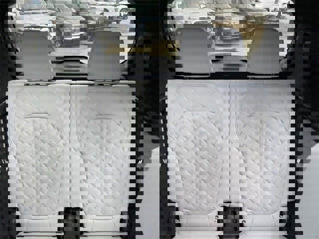 Used 2023 BMW X7 xDrive40i w/ M Sport Package image 18