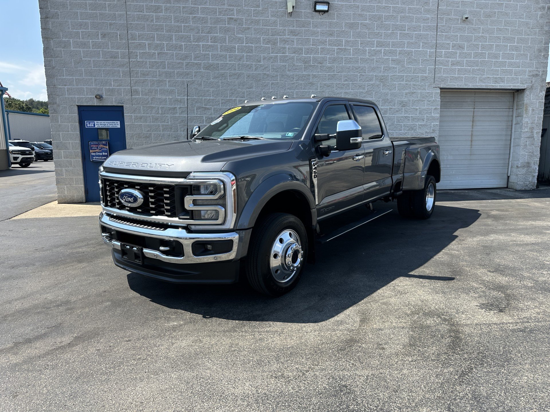 Certified 2024 Ford F450 Lariat w/ Lariat Ultimate Package AWD/4WD image 2