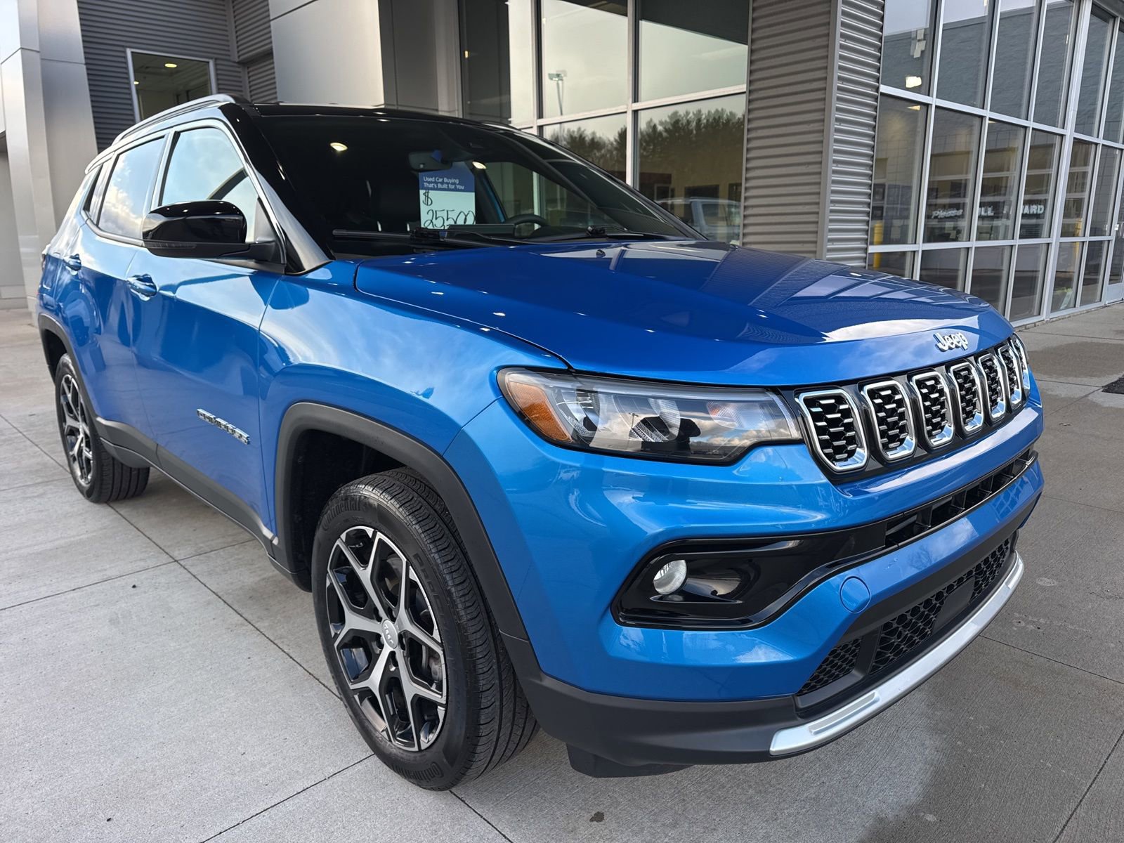 Used 2024 Jeep Compass Limited image 10