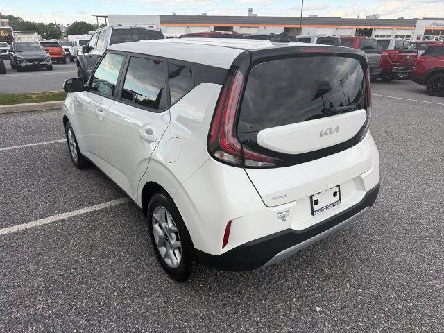 Used 2025 Kia Soul LX w/ LX Technology Package FWD image 6