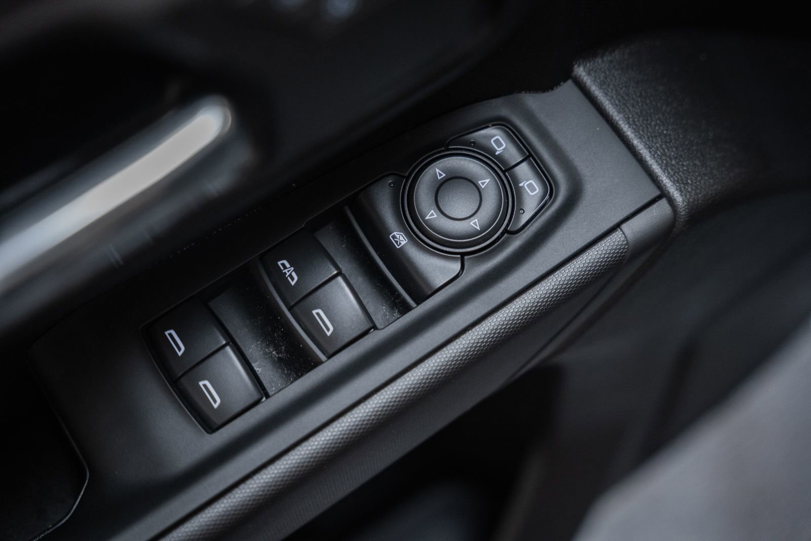 Used 2025 Chevrolet Silverado 1500 Custom Trail Boss w/ Dark Appearance Package image 45