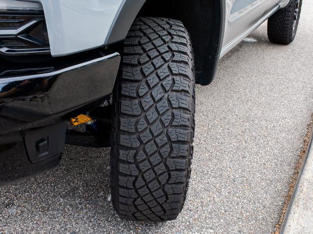 Used 2025 Chevrolet Silverado 1500 ZR2 w/ Technology Package AWD/4WD image 9