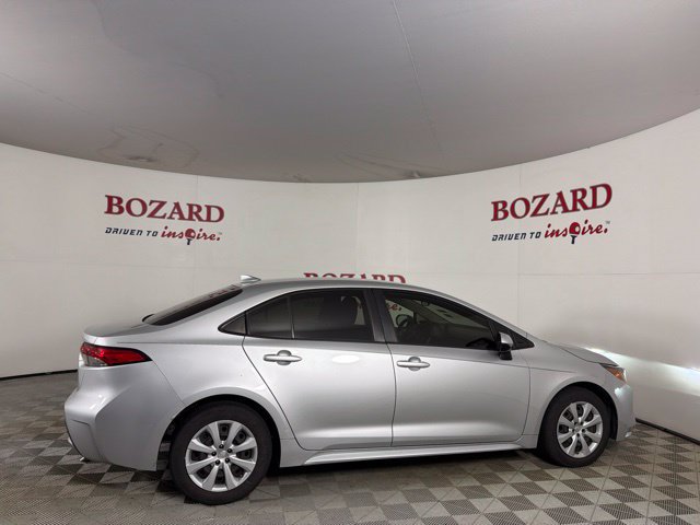 Used 2022 Toyota Corolla LE FWD image 18