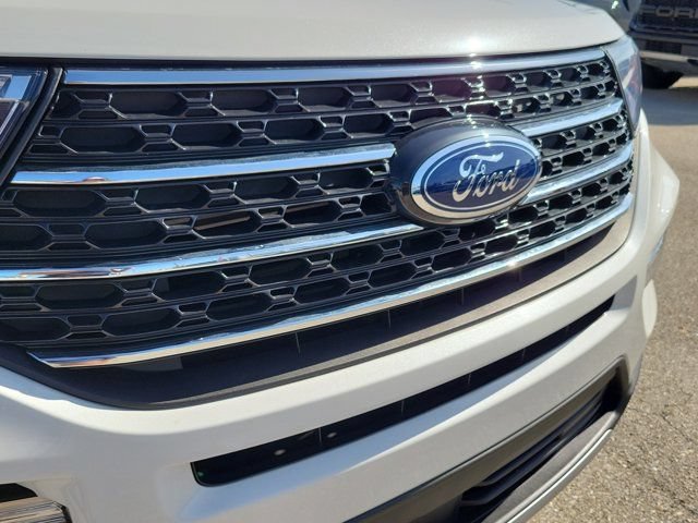 Certified 2022 Ford Explorer XLT w/ Equipment Group 202A RWD image 13