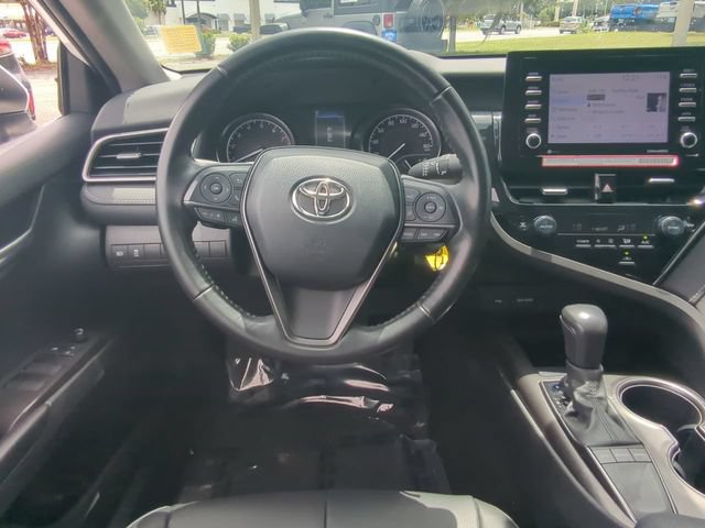 Used 2022 Toyota Camry SE FWD image 17