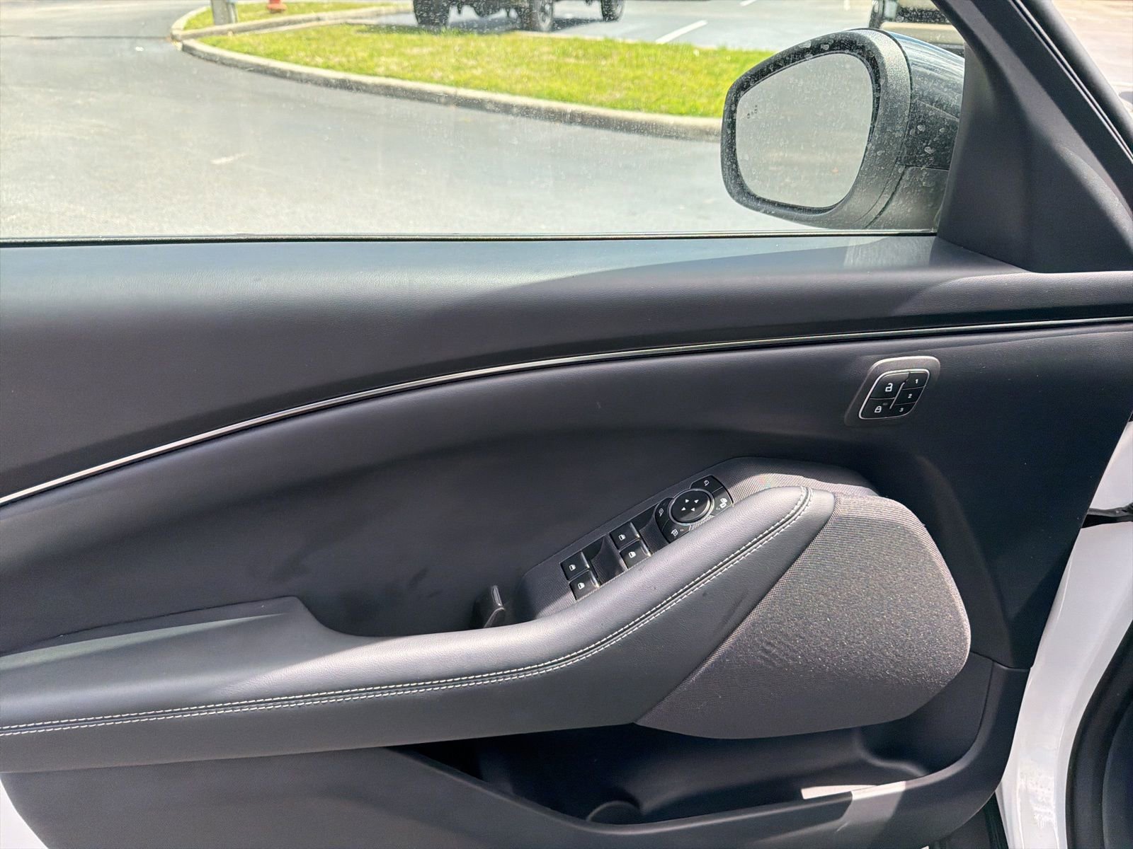 Certified 2025 Ford Mustang Mach-E Select w/ Comfort Package Lite image 16