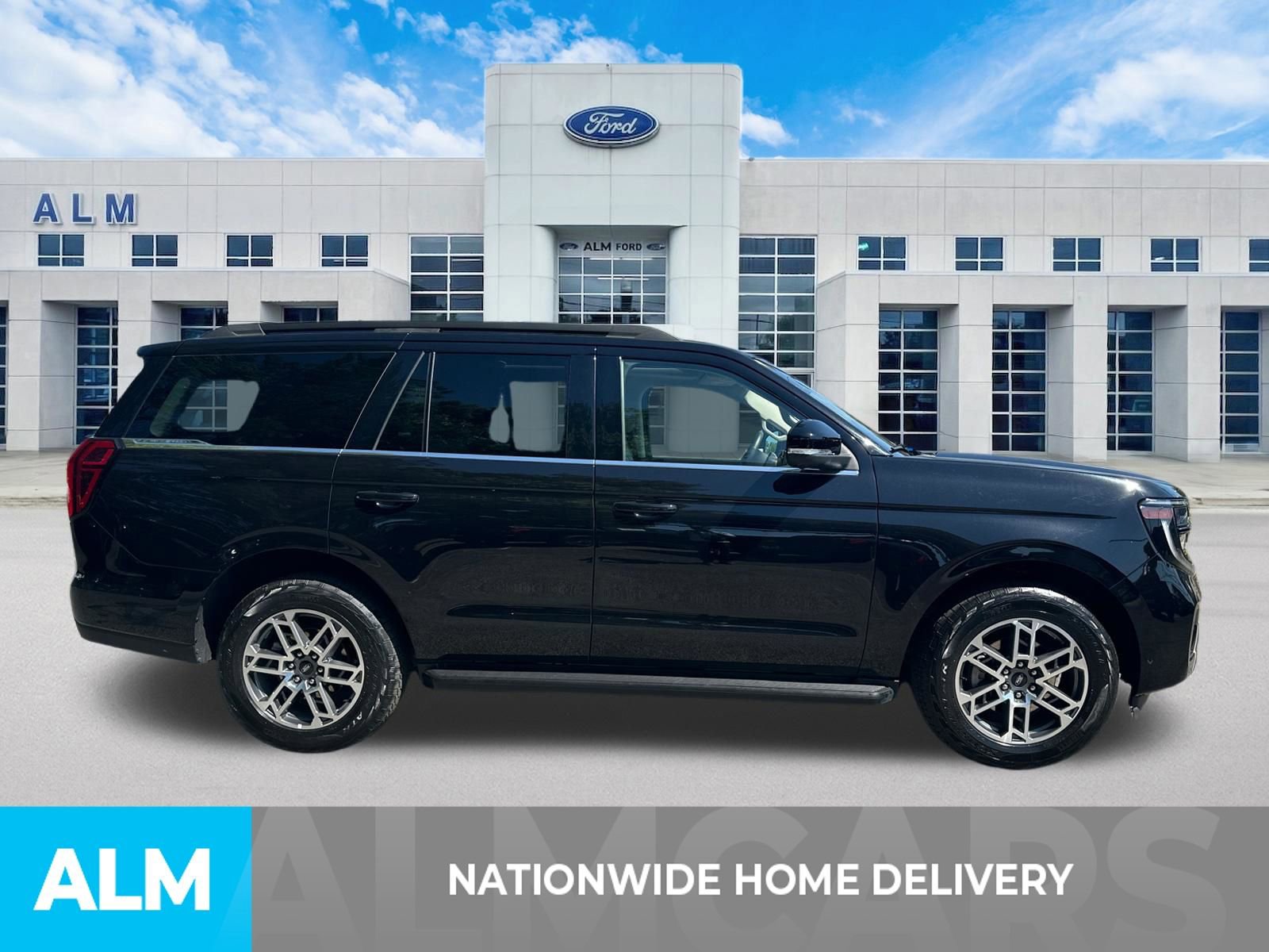 Certified 2025 Ford Expedition Active AWD/4WD image 4