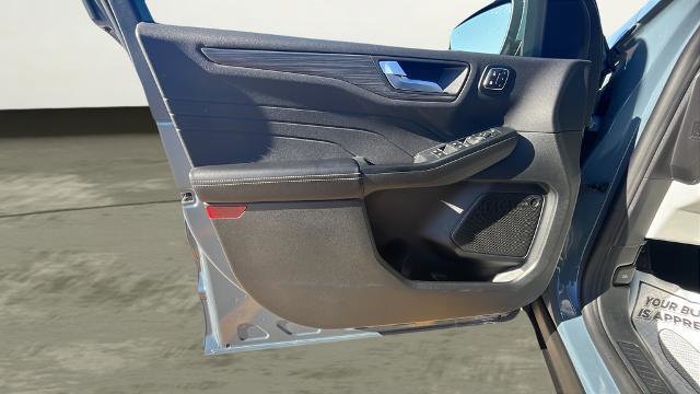 Certified 2025 Ford Escape Platinum image 16