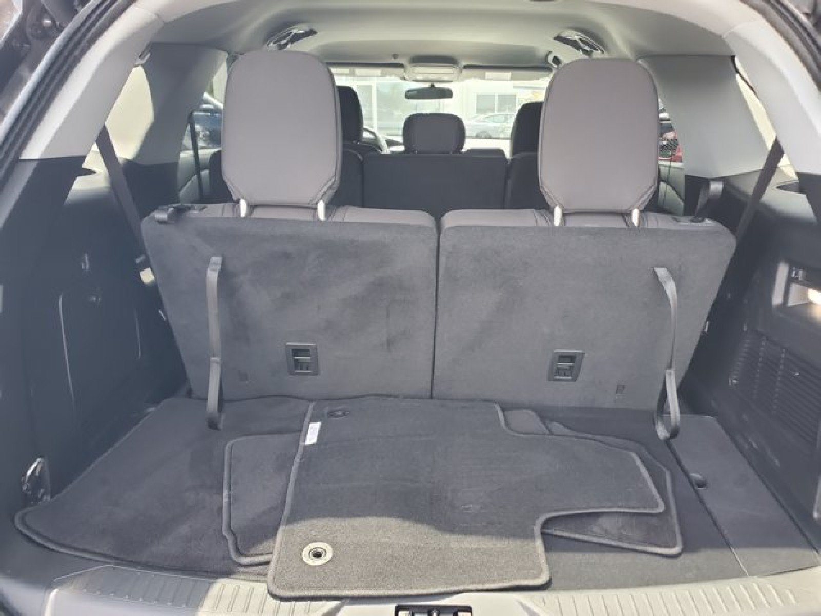 Certified 2023 Ford Explorer XLT RWD image 8