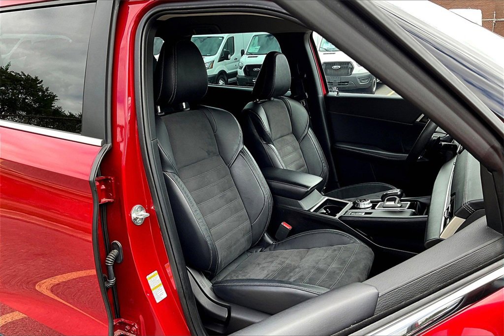 Used 2023 Mitsubishi Outlander SE image 7