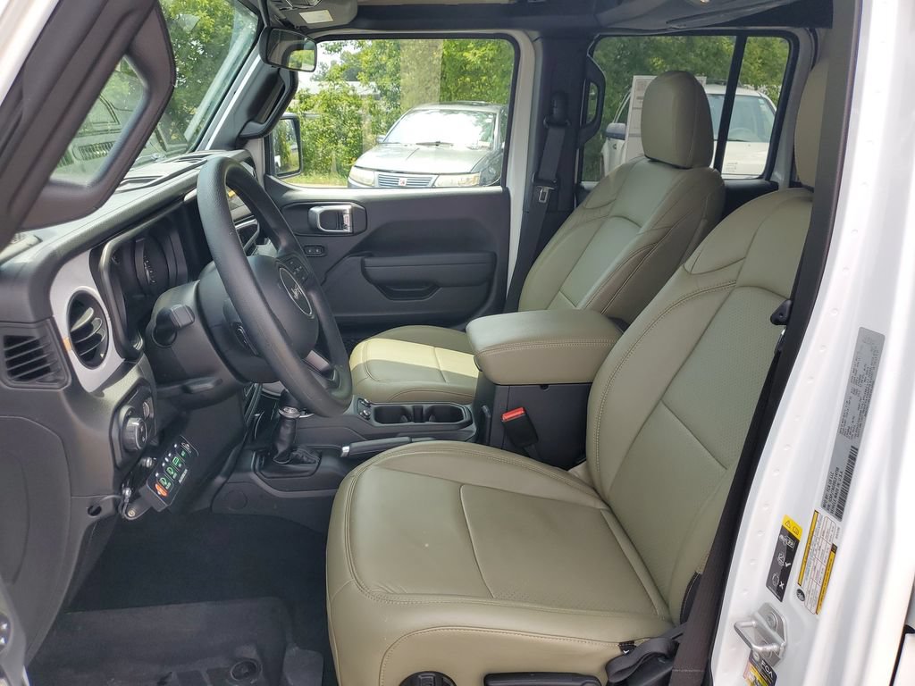 Used 2025 Jeep Gladiator Sport AWD/4WD image 8