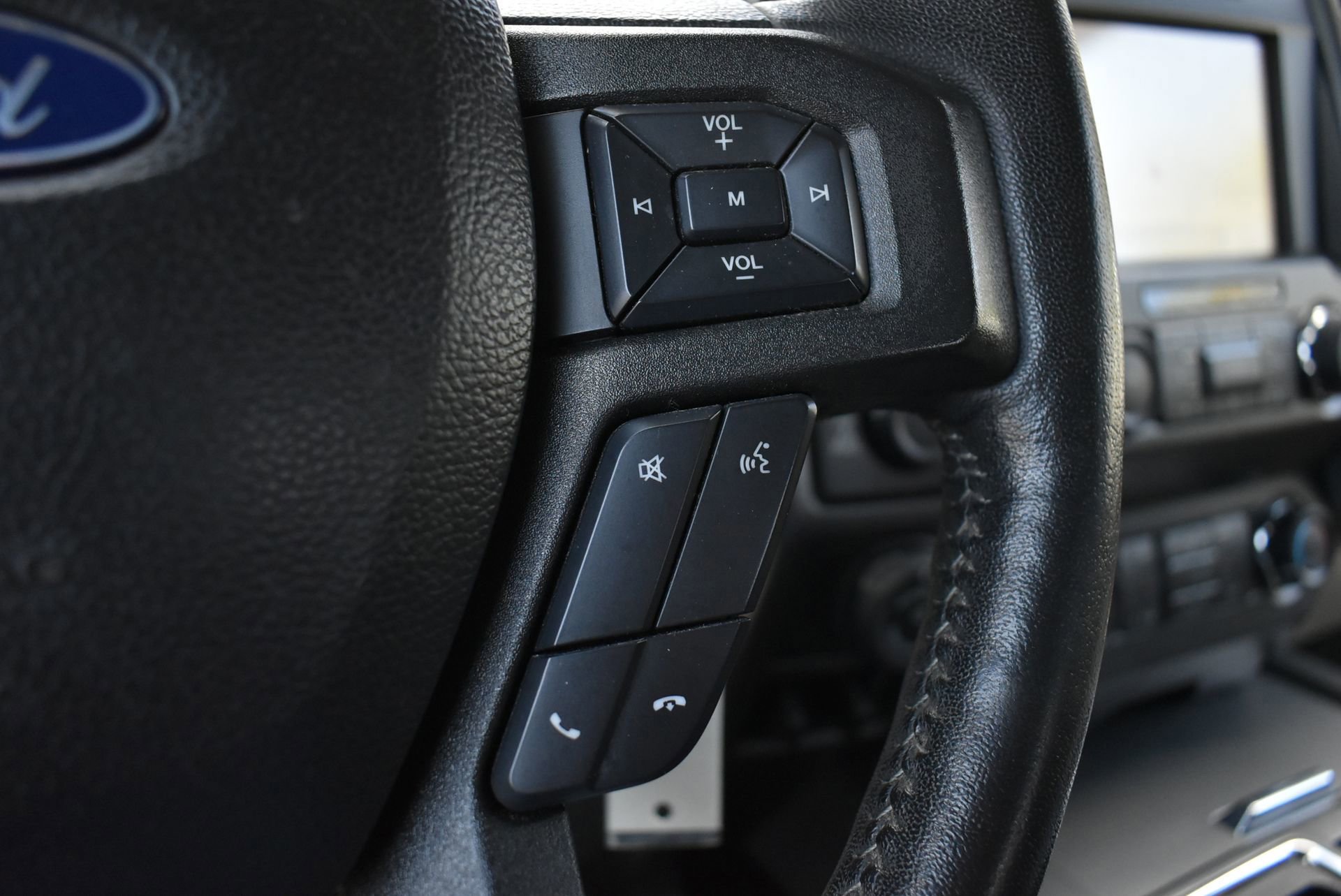 Certified 2019 Ford F150 XLT w/ Equipment Group 302A Luxury image 21