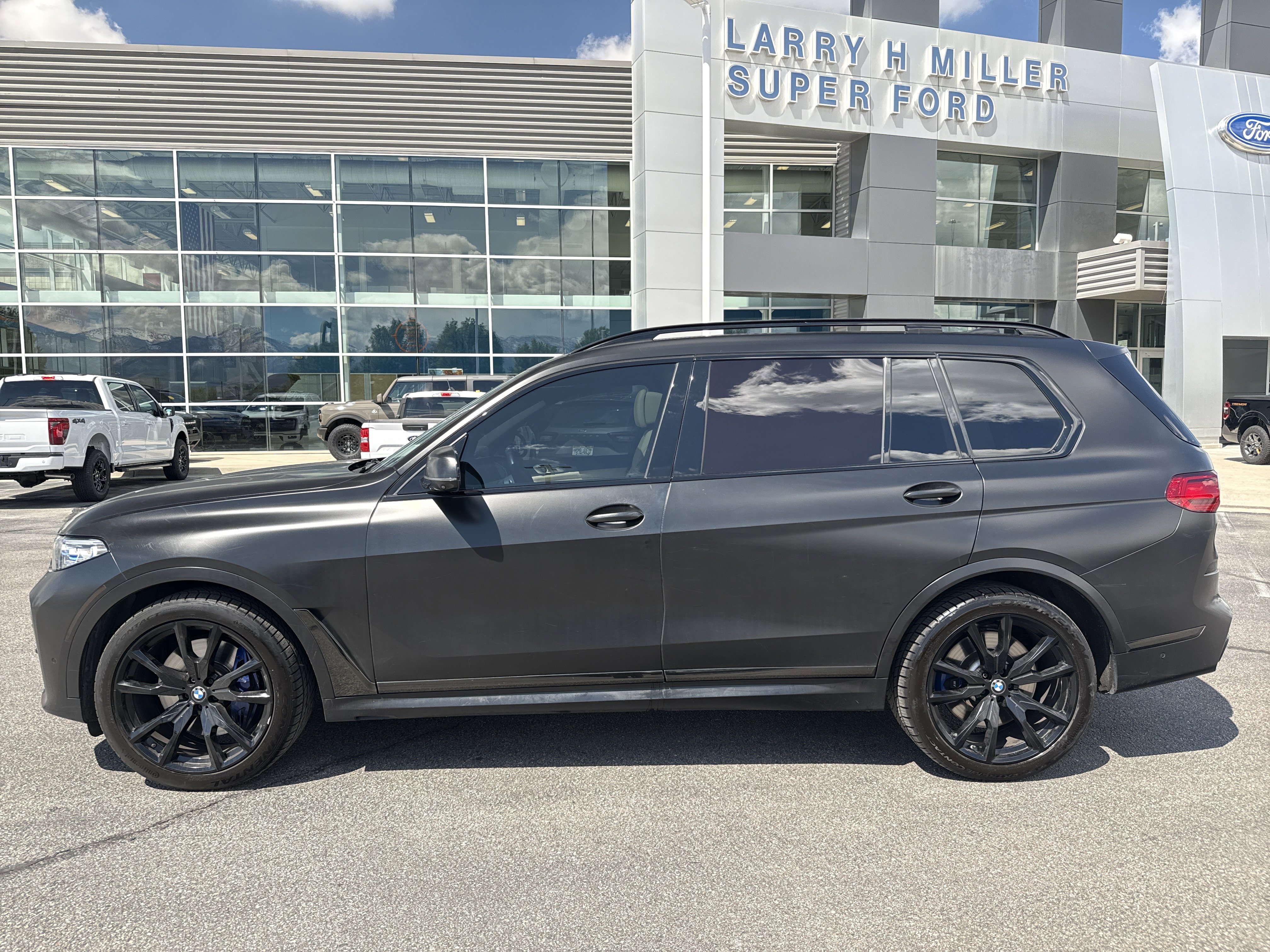 Used 2021 BMW X7 M50i AWD/4WD image 2