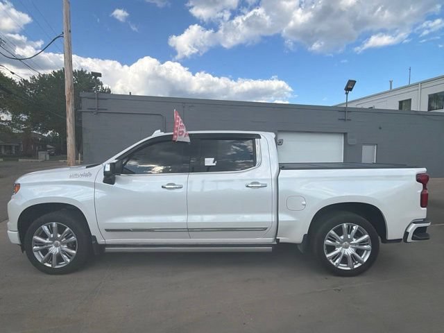 Used 2022 Chevrolet Silverado 1500 High Country w/ Technology Package AWD/4WD image 9