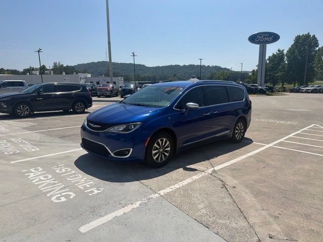 Used 2020 Chrysler Pacifica Limited FWD video 3