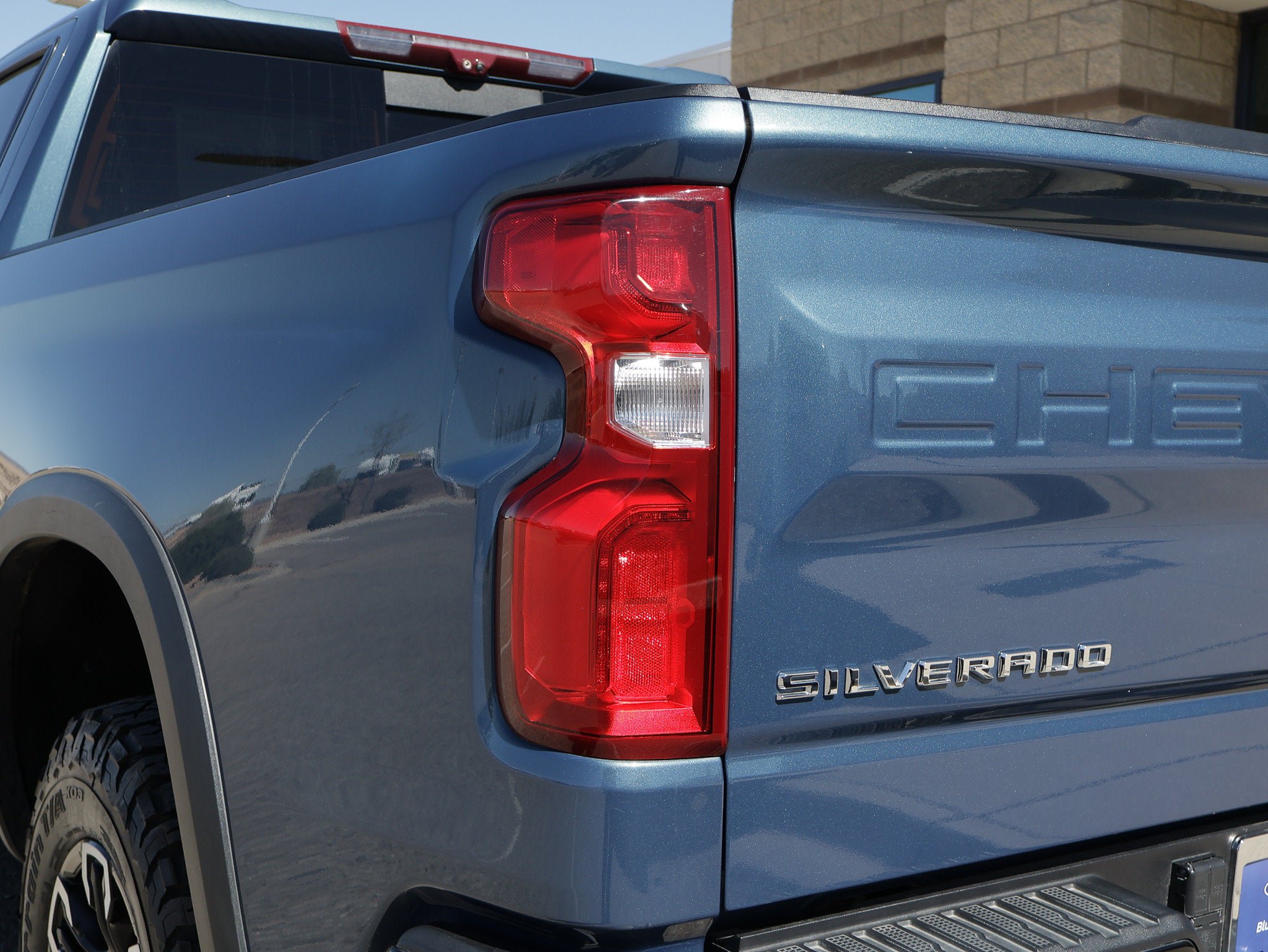 Used 2024 Chevrolet Silverado 1500 ZR2 w/ Technology Package AWD/4WD image 18