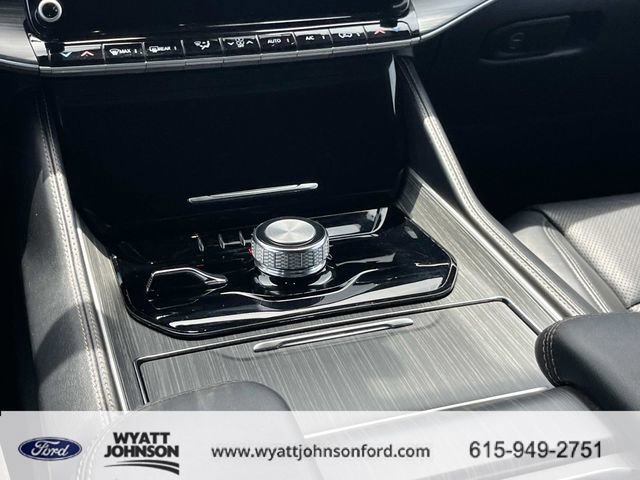 Used 2024 Jeep Wagoneer L Series II w/ Flexible Seating Group image 16