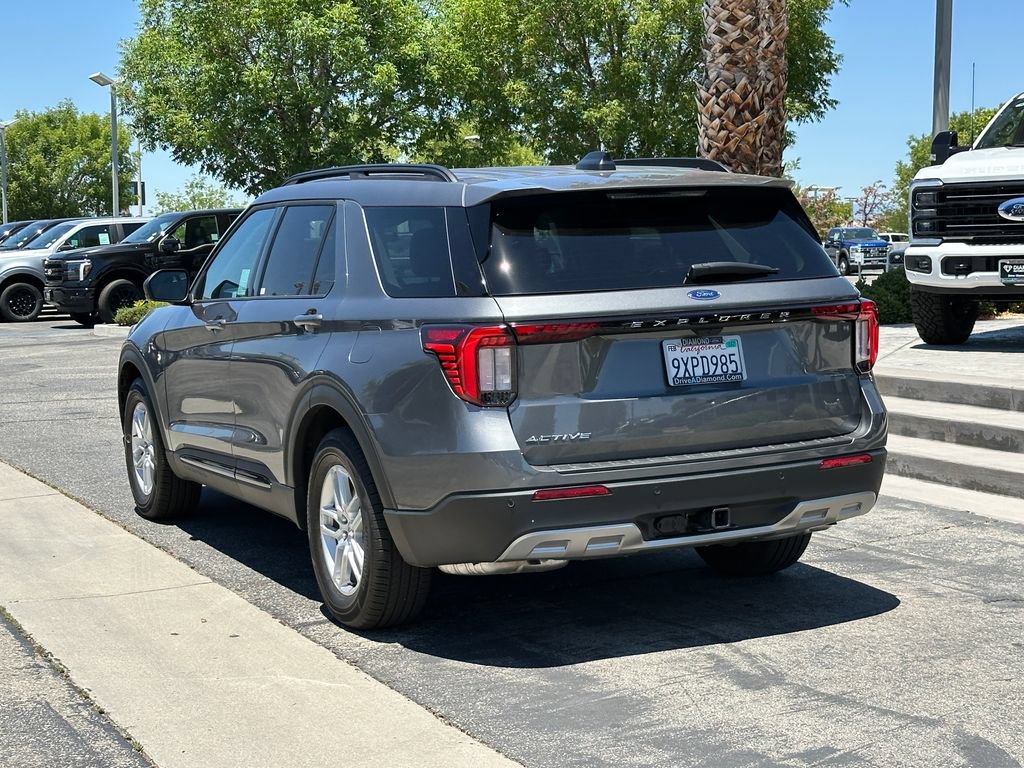 Certified 2026 Ford Explorer Active w/ Active Comfort Package RWD image 4
