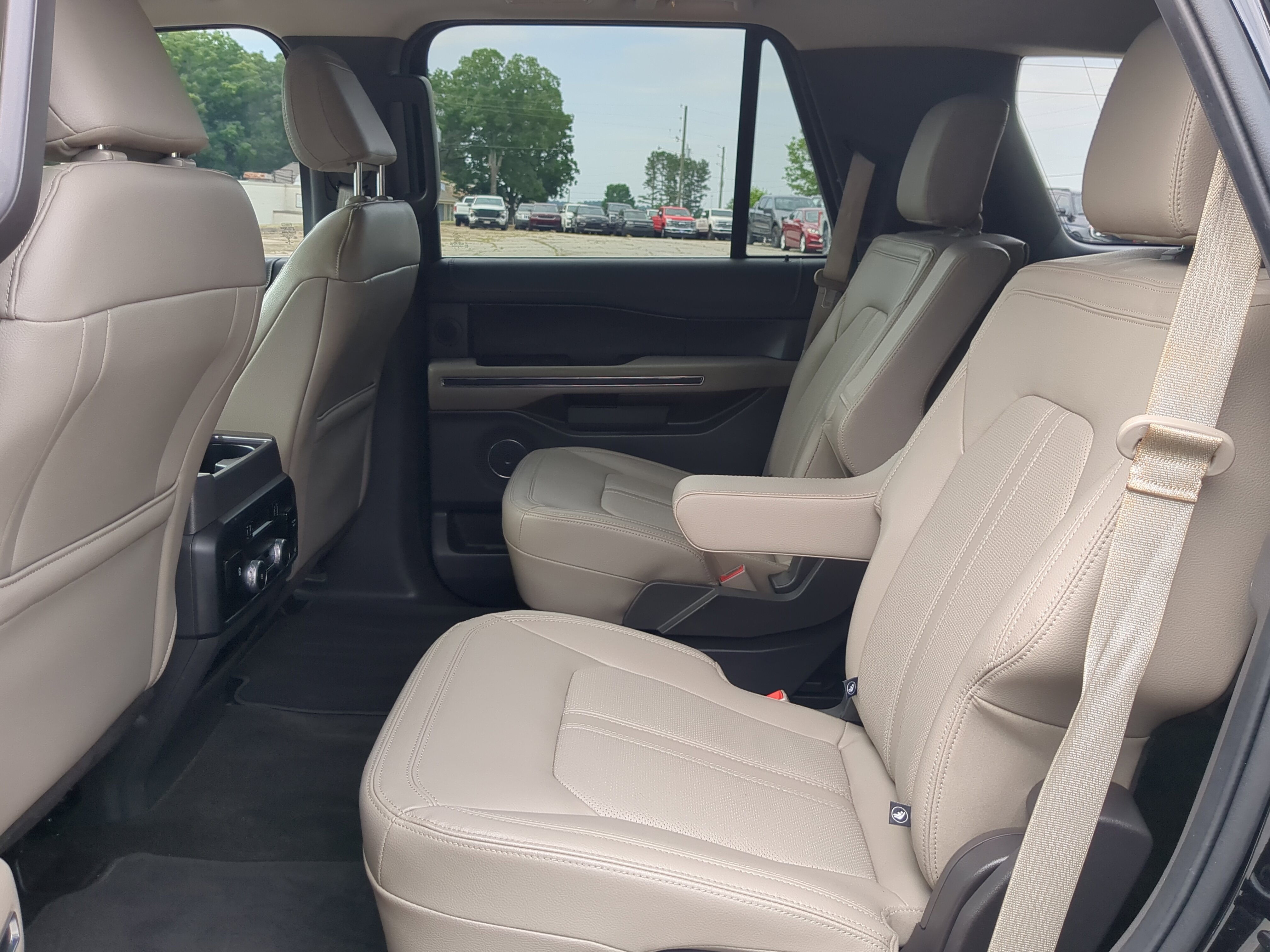 Certified 2021 Ford Expedition Limited RWD image 12
