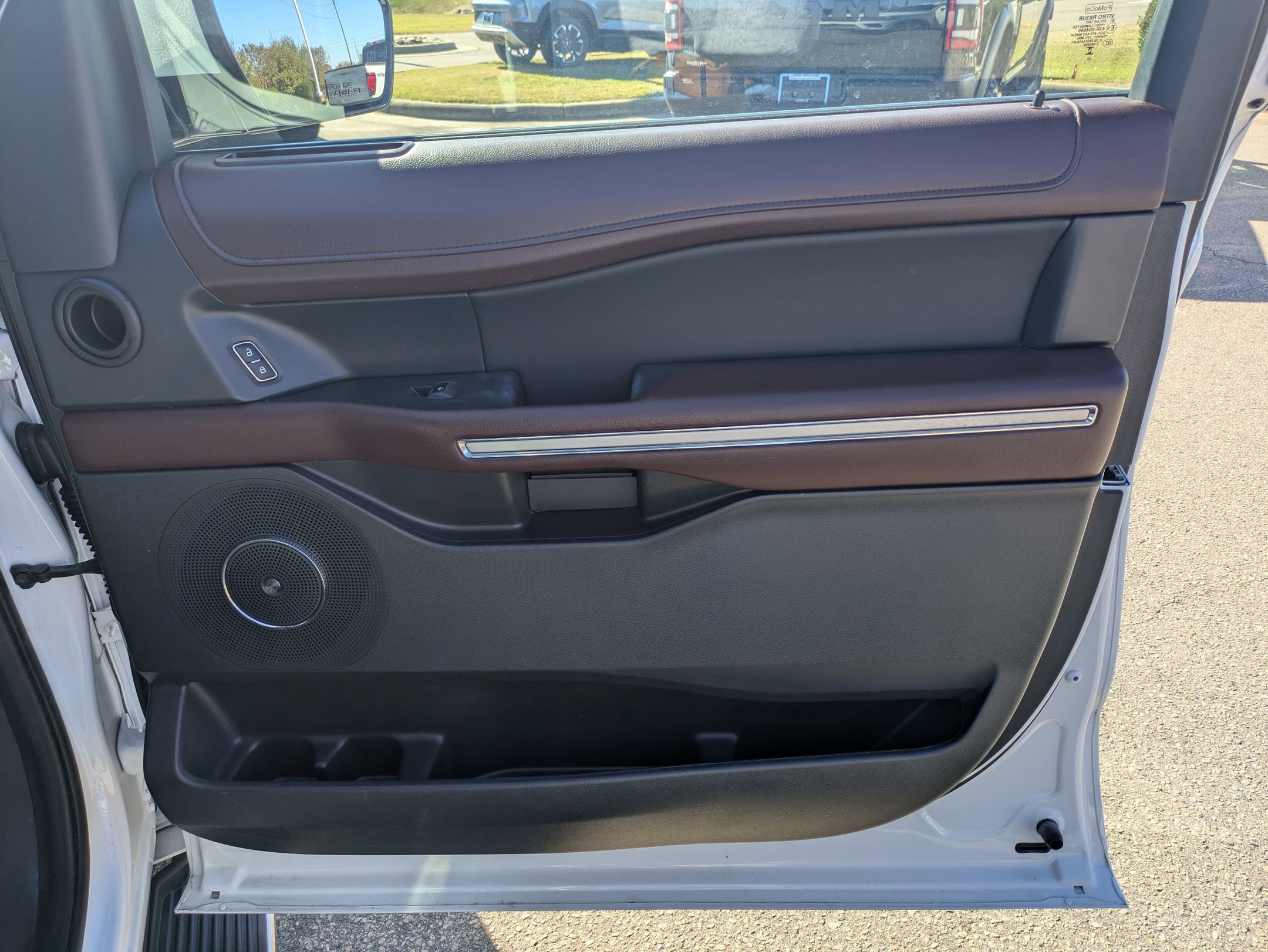 Certified 2023 Ford Expedition Limited image 31