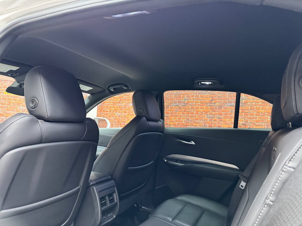 Used 2021 Cadillac XT4 Premium Luxury AWD/4WD image 24