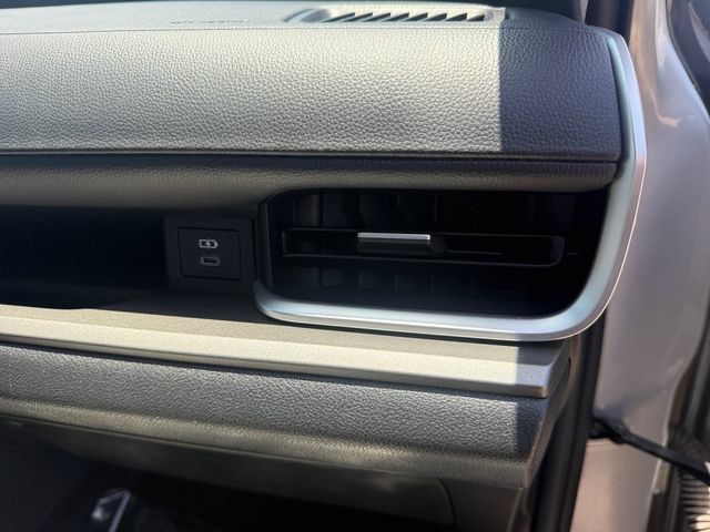 Used 2024 Toyota Grand Highlander AWD image 5