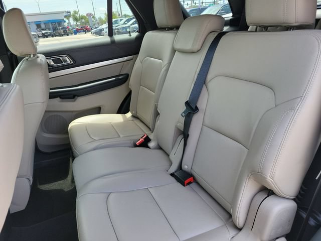 Certified 2018 Ford Explorer XLT w/ Equipment Group 202A FWD image 16