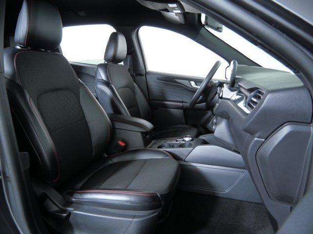 Certified 2025 Ford Escape ST-Line AWD/4WD image 13