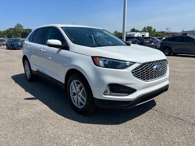 Certified 2024 Ford Edge SEL w/ Convenience Package AWD/4WD image 3