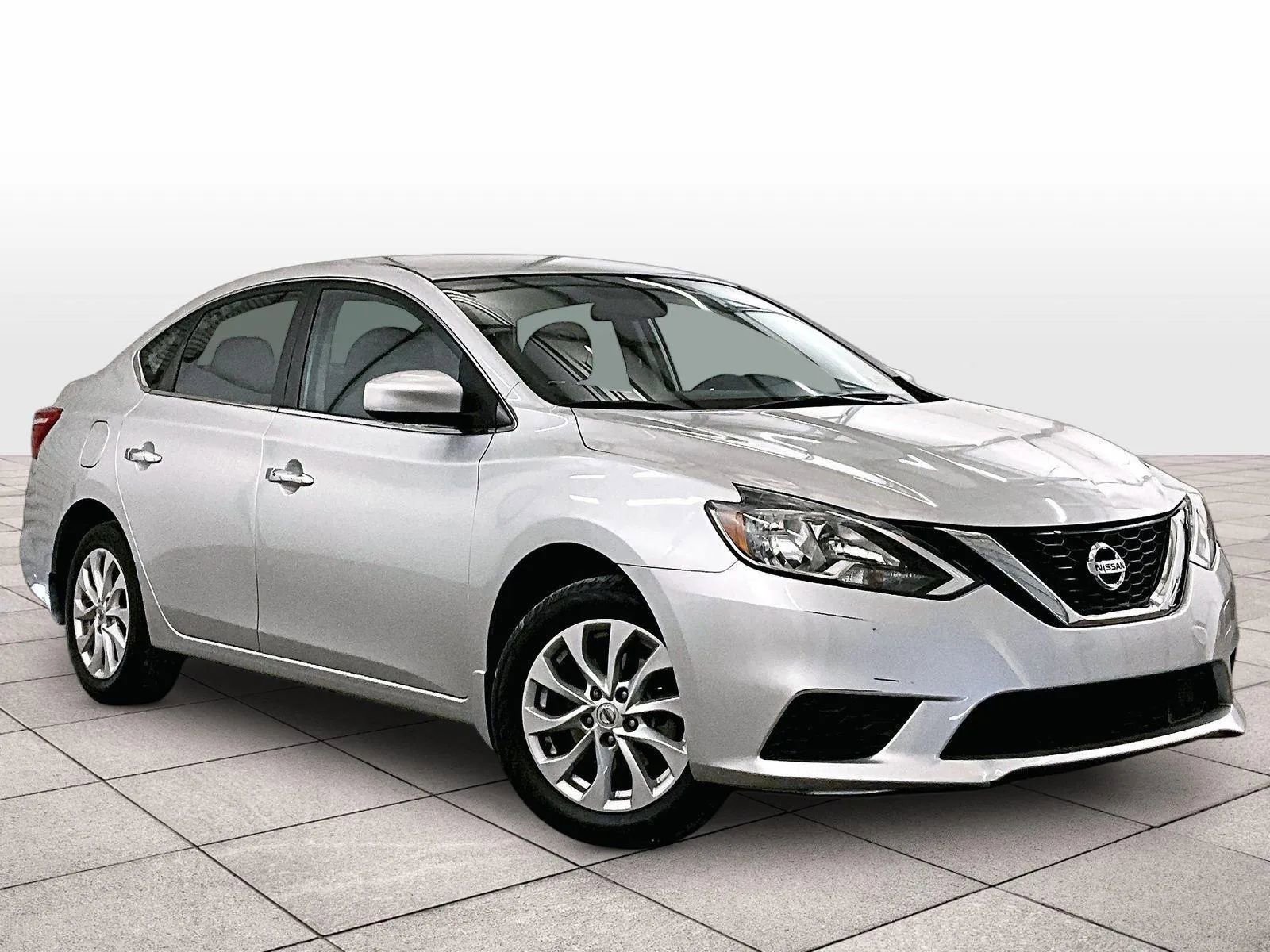Used 2019 Nissan Sentra SV FWD image 2