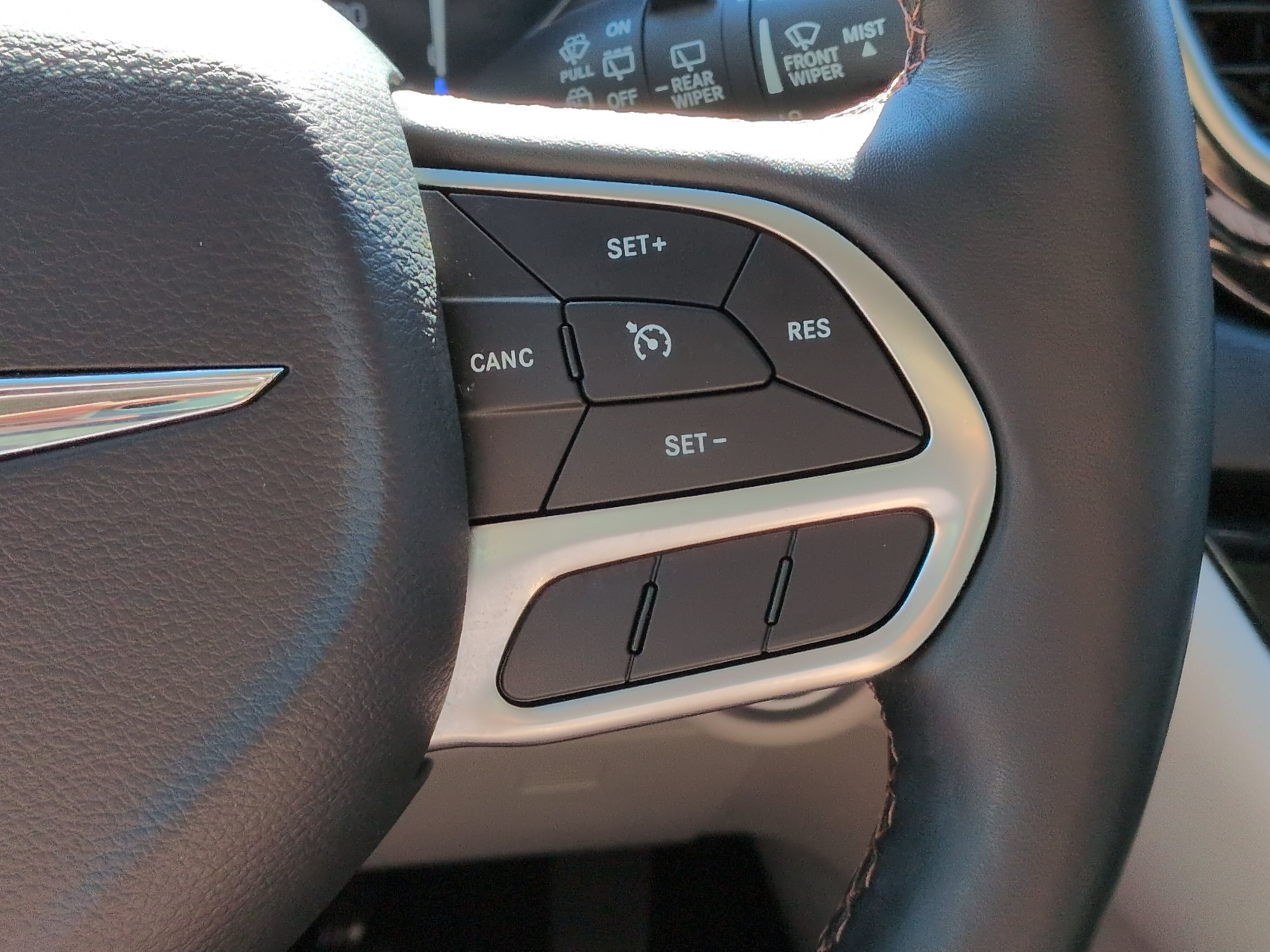 Used 2020 Chrysler Pacifica Touring-L FWD image 23