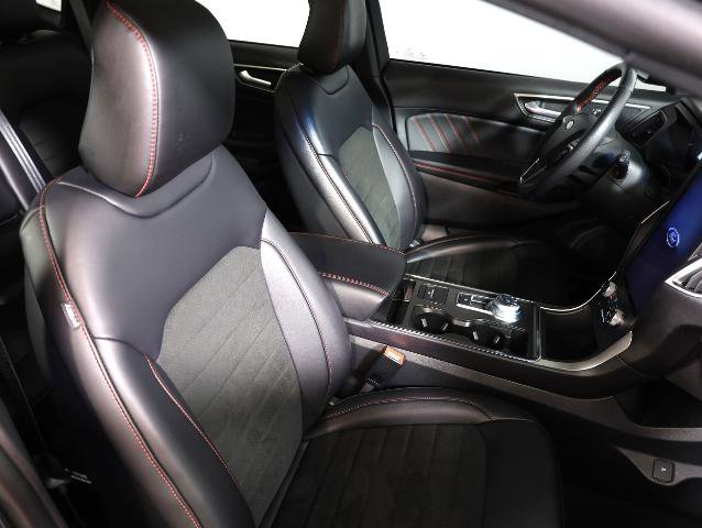 Certified 2024 Ford Edge ST-Line AWD/4WD image 9