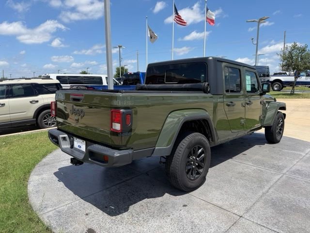 Used 2021 Jeep Gladiator Sport AWD/4WD image 6