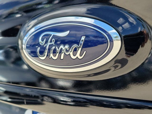 Certified 2020 Ford Edge ST-Line image 12