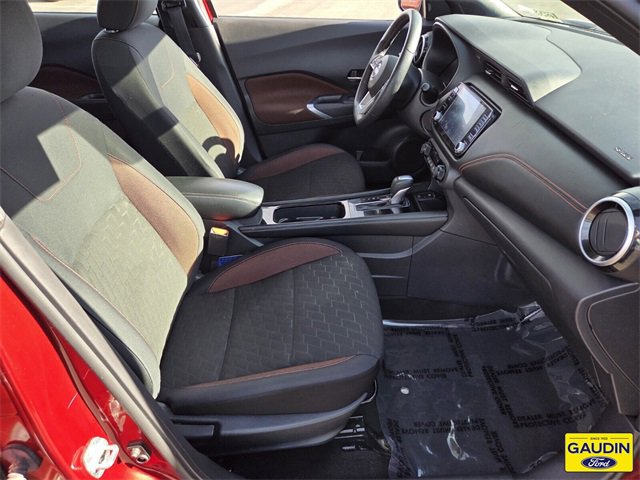 Used 2023 Nissan Kicks SR image 16