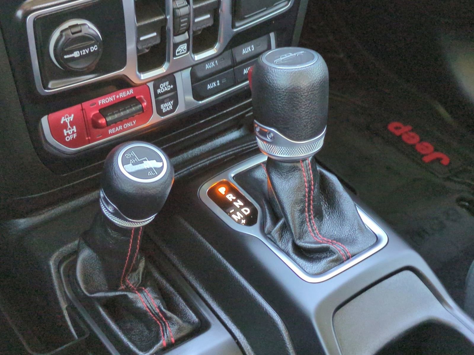 Used 2023 Jeep Gladiator Rubicon w/ Cold Weather Group image 36