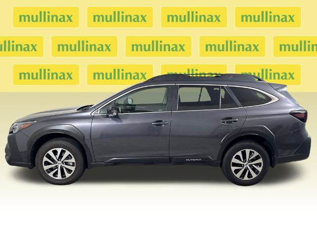 Used 2025 Subaru Outback Premium AWD/4WD image 12