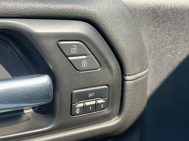 Used 2021 GMC Sierra 1500 SLT w/ SLT Premium Package AWD/4WD image 18