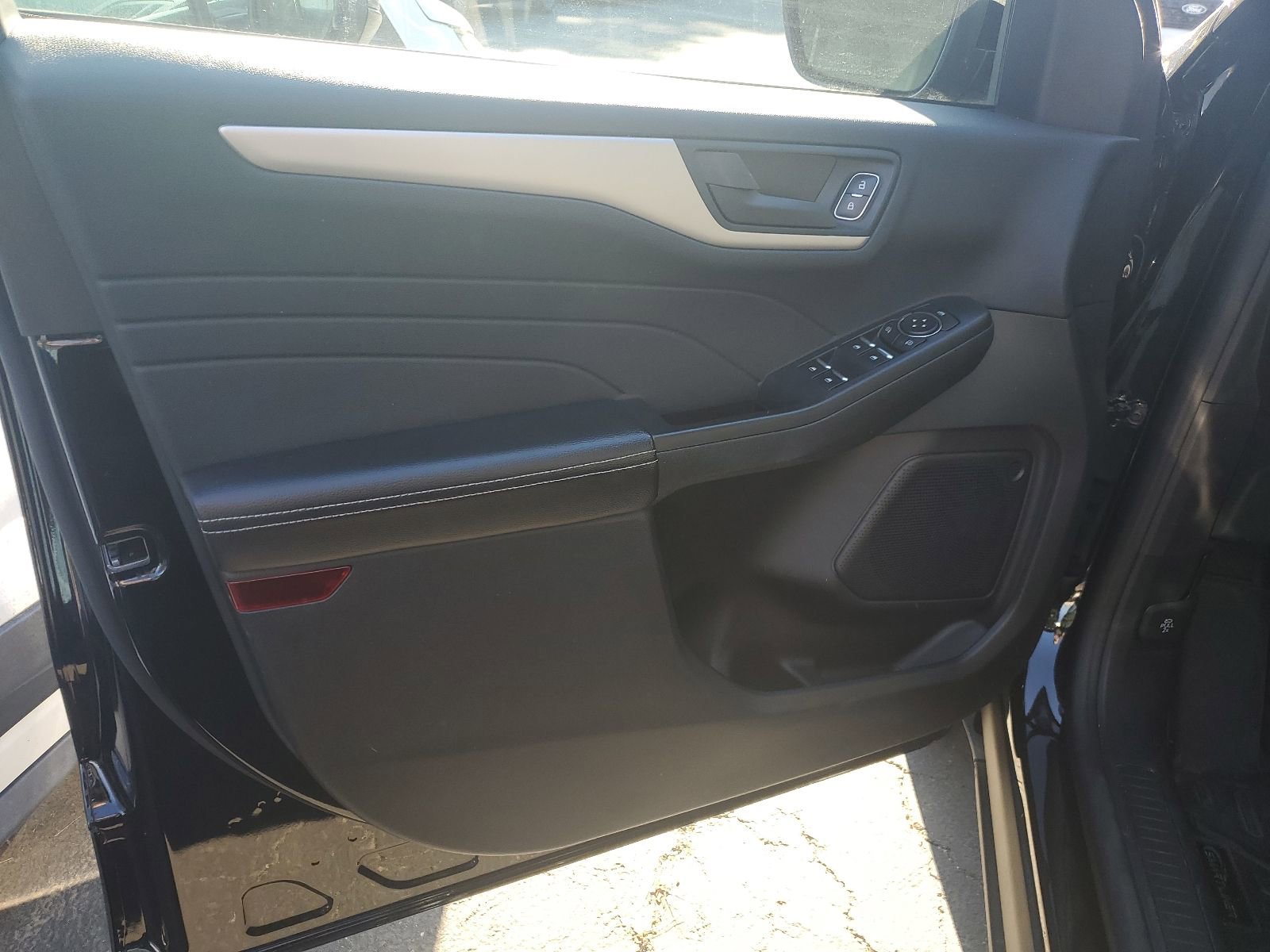 Certified 2022 Ford Escape SE w/ SE Sport Appearance Package image 8