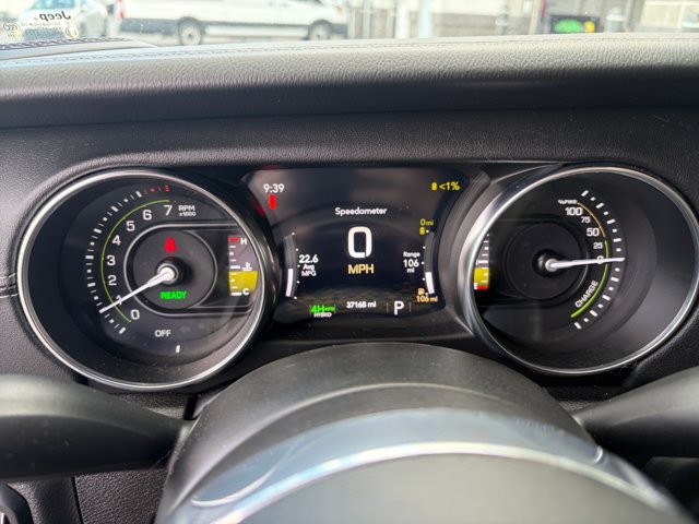 Used 2023 Jeep Wrangler Unlimited Sahara w/ Dual Top Group AWD/4WD image 10