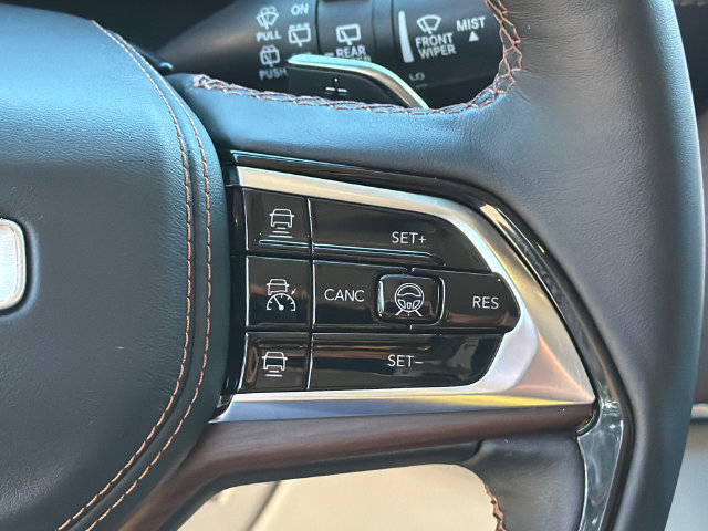 Used 2022 Jeep Grand Cherokee Summit w/ Adv Protech Group IV AWD/4WD image 28