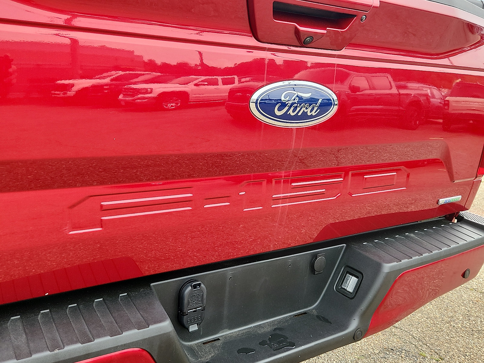 Certified 2019 Ford F150 Lariat w/ Equipment Group 502A Luxury AWD/4WD image 30